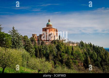 Blick auf das Heiligtum der Madonna di San Luca, Bologna, Italien Stockfoto