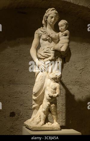 Marmorstatue von Rhea Silvia mit Zwillingen Romulus und Remus, ausgestellt im Museo dell'Opera del Duomo, Siena, Italien Stockfoto
