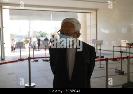 16. Februar 2021, HONGKONG, CHINA: Kardinal der katholischen Kirche in Hongkong, pensionierter Bischof und mächtiger Befürworter der Demokratie im religiösen Sektor der Gesellschaft in Hongkong, Joseph Zen ( 89 ) geht heute Morgen in die West Kowloon Magistracy, um einen Prozess gegen 9 Hongkong-Demokraten zu prüfen, die beschuldigt werden, während zivilen Ungehorsams im Jahr 2019 eine "unberechtigte Versammlung" organisiert zu haben.Feb-16.2021Hong Kong.ZUMA/Liau CHUMA/Liau-Wire-ZUMA-ZUMA-ZUNG-ren) Stockfoto