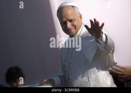 Tor Vergata, Rom, Italien. August 2025. ROM, ITALIEN - 3. AUGUST: Papst Leo XIV. Führt am 3. August 2025 die Abschlussmesse des Jubeljahres in Tor Vergata, Rom, Italien. Quelle: dpa/Alamy Live News Stockfoto