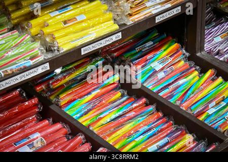 Felsen am Meer Stockfoto