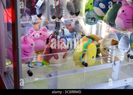 Greifen Sie die Maschine an den Arkaden Stockfoto