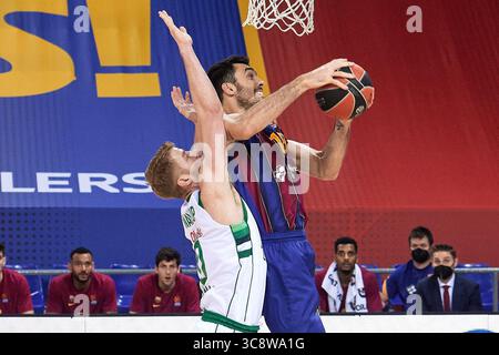 18. Februar 2021, Barcelona, Spanien: Pierre Oriola vom FC Barcelona während des Spiels der Turkish Airlines EuroLeague zwischen dem FC Barcelona und Zalgiris Kaunas im Palau Blaugrana in Barcelona. (Kreditbild: © Gerard Franco/DAX via ZUMA Wire) Stockfoto