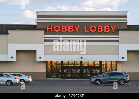 Rom, NY - 23. Juli 2025: Nahaufnahme der Hobby Lobby, ein großer privater Kunsthandwerkshändler mit über 900 Geschäften in der gesamten United Stat Stockfoto