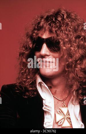Ian Hunter, Leadsänger und Gitarrist der britischen Rockband Mott The Hoople. Foto aus dem Jahr 1973. Stockfoto