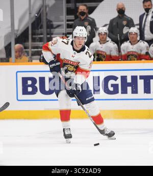 Am 4. März 2021 lief das Florida Panthers Center Eetu Luostarinen (27) in der Bridgestone Arena in Nashville Tennessee gegen die Nashville Predators. (Pflichtfoto: Steve Roberts/CSM)(Credit Image: &Copy; Steve Roberts/Cal Sport Media/CSM via ZUMA Wire) Stockfoto