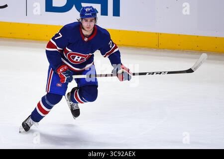 4. März 2021: Der Verteidiger Alexander Romanov (27) der Montreal Canadiens verfolgt das Spiel während des Spiels der Winnipeg Jets gegen die Montreal Canadiens im Bell Centre in Montreal, Québec. David Kirouac/CSM(Credit Image: &Copy; David Kirouac/CSM via ZUMA Wire) Stockfoto
