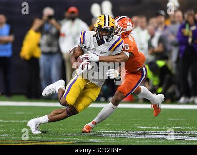 (DATEIFOTOS)..ehemaliger LSU Tigers Wide Receiver (1) Ja'Marr Chase wird voraussichtlich in der 1. Runde des NFL Draft 2021 gehen, hier ist er am 13. Januar 2020 gegen die Clemson Tigers abgebildet, der NFL Draft findet am 29. April 2021 in Cleveland, Ohio statt...(Pflichtbeitrag: Jose / MarinMedia.org / Cal Sport Media) (absoluter vollständiger Fotograf, und Credits erforderlich)(Bild: &Copy; Jose/CSM/Marinmedia.Org) Stockfoto