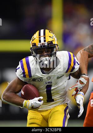 (DATEIFOTOS)..ehemaliger LSU Tigers Wide Receiver (1) Ja'Marr Chase wird voraussichtlich in der 1. Runde des NFL Draft 2021 gehen, hier ist er am 13. Januar 2020 gegen die Clemson Tigers abgebildet, der NFL Draft findet am 29. April 2021 in Cleveland, Ohio statt...(Pflichtbeitrag: Jose / MarinMedia.org / Cal Sport Media) (absoluter vollständiger Fotograf, und Credits erforderlich)(Bild: &Copy; Jose/CSM/Marinmedia.Org) Stockfoto