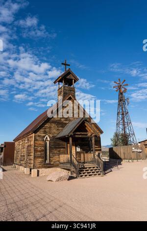 20. Januar 2021, Youngberg, Arizona, Vereinigte Staaten: Die alte Kirche am Ende der Main Street in der alten Minen-Geisterstadt Goldfield, Arizona. (Kreditbild: © Jon G. Fuller/VW Pics via ZUMA Wire) Stockfoto