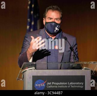 JPL-Direktor Michael Watkins, kommentierte während einer Pressekonferenz zur Aktualisierung der Mission nach der Landung im NASA Jet Propulsion Laboratory am 18. Februar 2021 in Pasadena, Kalifornien. Der Ausdauer Mars rover landete erfolgreich und begann sofort, Daten zur Erde zu senden. (Kreditbild: © Bill Ingalls/NASA via ZUMA Wire) Stockfoto