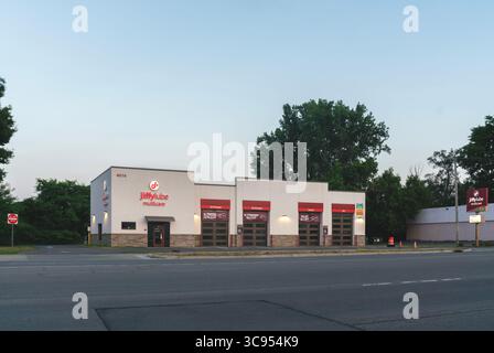 New Hartford, New York – 24. Juli 2025: Jiffy Lube ist eine landesweite Kette, die als Independent tätig ist Stockfoto