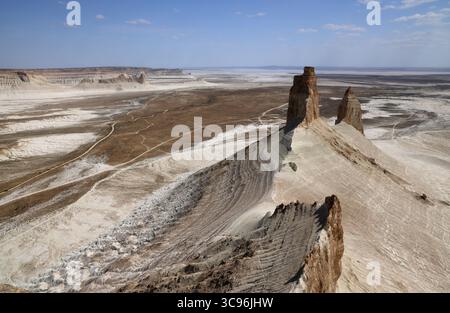Aus der Vogelperspektive der Bozjyra-Felsformationen, Mangystau Stockfoto