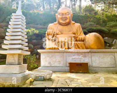 Busan, Südkorea - 29. März: Haedong Yonggungsa Tempel Stockfoto