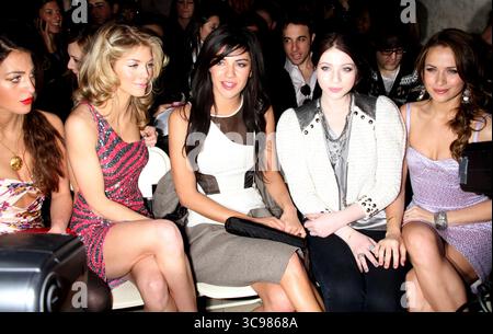 Roxy Olin, AnnaLynne McCord, Jessica Szohr, Michelle Trachtenberg und Shantel Vansanten auf der Jill Stuart Herbst 2010 Fashion Show während der Mercedes-Benz Fashion Week in New York City am 15. Februar 2010 Stockfoto