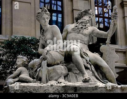 Die Loire und das Loiret 1699 / 1707 ( 17. Jahrhundert - 18. Jahrhundert) von Corneille van Cleve 1645 - 1732 France French Museum Louvre Paris, Frankreich. (Auftrag des Königsgebäudes für das Wasserspiel der Windeln im Park Marly, mit La seine et la Marne von Nicolas Coustou) Stockfoto