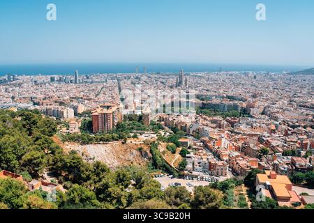 Panoramablick auf die Stadt Barcelona von den Bunkers del Carmel in Spanien Stockfoto