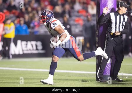 14. Oktober 2022: Montreal Alouettes Running Back William Stanback (31) erzielt einen Touchdown A während des CFL-Spiels zwischen den Montreal Alouettes und den Ottawa Redblacks im TD Place Stadium in Ottawa, Kanada. Daniel Lea/CSM. (Foto: © Daniel Lea/CSM via ZUMA Press Wire) Stockfoto