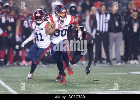 14. Oktober 2022: Montreal Alouettes Justin Stockton (30) spielt mit dem Ball während des CFL-Spiels zwischen den Montreal Alouettes und den Ottawa Redblacks im TD Place Stadium in Ottawa, Kanada. Daniel Lea/CSM. (Foto: © Daniel Lea/CSM via ZUMA Press Wire) Stockfoto