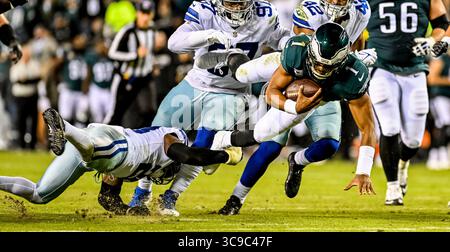Oktober 2022, Philadelphia, PA, USA: 16. Oktober 2022: Philadelphia Eagles Quarterback Jalen Hurts (1) taucht im Lincoln Financial Field in Philadelphia, Pennsylvania, für einen zusätzlichen Spielspaß während des NFL Football Matchups zwischen den Dallas Cowboys und den Philadelphia Eagles. Scott Serio/Cal Sport Media (Foto: © Scott Serio/CSM via ZUMA Press Wire) Stockfoto
