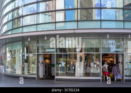 John Lewis Laden in Liverpool One. Liverpool UK 2025 Stockfoto
