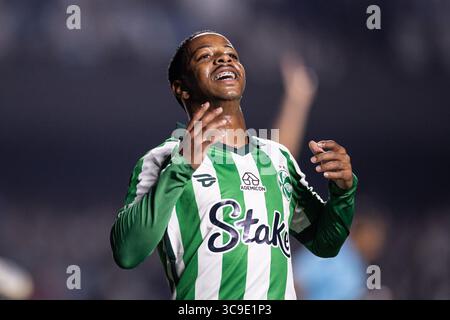 Sao Paulo, Brasilien. August 2025. SAO PAULO, BRASILIEN - VOR 04: Spiel zwischen Santos FC und EC Juventude im Morumbis Stadium am 4. August 2025 in Sao Paulo, Brasilien. (Foto: Wanderson Oliveira/PxImages) Credit: PX Images/Alamy Live News Stockfoto