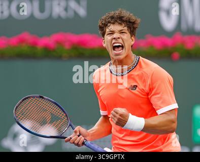 Am 11. März 2023 reagierte Ben Shelton auf den Sieg eines Spiels gegen Taylor Fritz bei den BNP Paribas Open 2023 im Indian Wells Tennis Garden in Indian Wells, Kalifornien. Obligatorischer Bildnachweis: Charles Baus/CSM (Bildnachweis: © Charles Baus/CSM via ZUMA Press Wire) Stockfoto