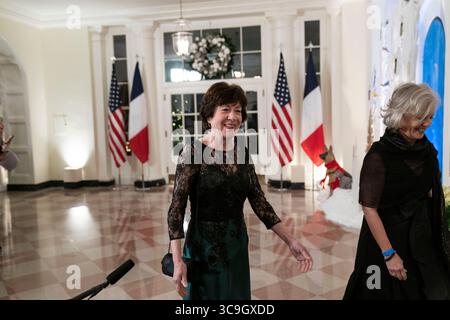 1. Dezember 2022, Washington, District of Columbia, USA: Senatorin Susan Collins, R-ME, und Elizabeth McCandless kommen am Donnerstag, 1. Dezember 2022, zu einem Staatsessen zu Ehren des Präsidenten Emmanuel Macron und Brigitte Macron aus Frankreich, veranstaltet von US-Präsident Joe Biden und First Lady Dr. Jill Biden im Weißen Haus in Washington, DC (Credit Image: © Sarah Silbiger - Pool via CNP/CNP via ZUMA Press Wire) Stockfoto