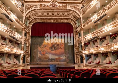 22. November 2018, Oaxaca de Juarez, Oaxaca, Mexiko: Innenraum des Mazedonio Alcala Theaters im historischen Zentrum der Stadt Oaxaca, Mexiko. Es wurde 1909 eröffnet und ist nach dem berühmten mexikanischen Komponisten und Geiger benannt, der aus Oaxaca stammte. (Kreditbild: © Jon G. Fuller / Vwpics/VW Pics via ZUMA Press Wire) Stockfoto