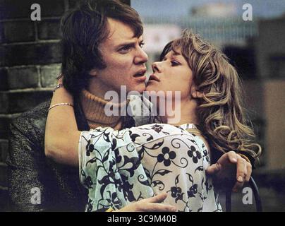 7. September 2020: Malcolm McDowell, Helen Mirren, am Set des britischen Films „O Lucky man!“ Warner Bros., 1973 (Bild: © JT Vintage/Glasshouse Via ZUMA Press Wire) Stockfoto