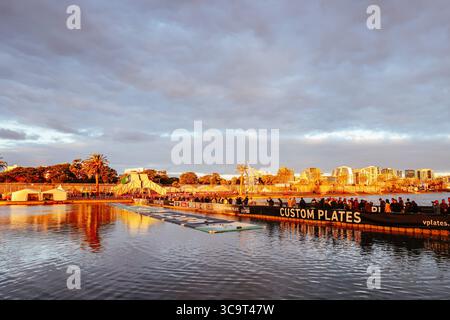 April 2023, Melbourne, Victoria, Australien: MELBOURNE, AUSTRALIEN – 01. APRIL: Sonnenuntergang beim Grand Prix 2023 in Australien am 1. April 2023 (Foto: © Chris Putnam/ZUMA Press Wire) Stockfoto