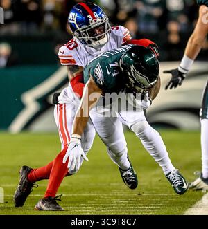 Januar 2023, Philadelphia, PA, USA: 21. Januar 2023: Philadelphia Eagles Running Back Kenneth Gainwell (14) gewinnt während eines Spiels im NFL-Playoff zwischen den New Yorker Riesen und den Philadelphia Eagles im Lincoln Financial Field in Philadelphia, Pennsylvania, einen Schnitt. Scott Serio/Cal Sport Media (Foto: © Scott Serio/CSM via ZUMA Press Wire) Stockfoto