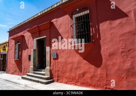 22. November 2018, Oaxaca de Juarez, Oaxaca, Mexiko: Die Fassade des Instituts für Grafik von Oaxaca im historischen Zentrum der Stadt Oaxaca, Mexiko. (Kreditbild: © Jon G. Fuller / Vwpics/VW Pics via ZUMA Press Wire) Stockfoto