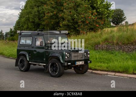 1995 90er Jahre Green Land Rover 90 Defender 300 TDI LCV Hardtop SWB Van Diesel 2495 ccm; auf der Wheels Up North Weekender klassischen und leistungsstarken Motorshow für Sammler und Enthusiasten. Crooklands, Kendal, Großbritannien Stockfoto
