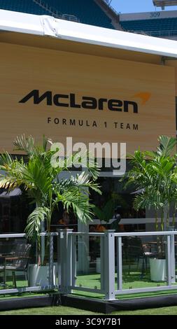 April 2023, Miami, FL, USA: 4. MAI, 2023: McLaren während der Grand Prix Rennwoche in Miami Gardens, FL. Jason Pohuski/BMR (Bild: © Jason Pohuski/BMR via ZUMA Press Wire) Stockfoto