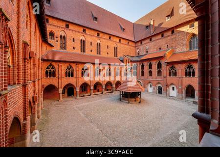Malbork am Fluss Nogat die größte mittelalterliche Ziegelburg Polens. Stockfoto