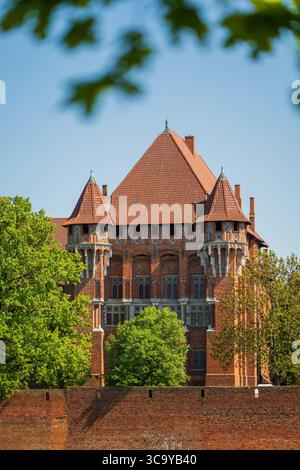 Malbork am Fluss Nogat die größte mittelalterliche Ziegelburg Polens. Stockfoto