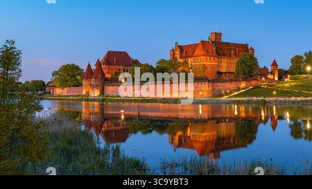 Malbork am Fluss Nogat die größte mittelalterliche Ziegelburg Polens. Stockfoto