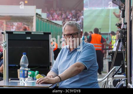 Sportmoderator Ulrich Ulli Potofski verstorben - Deutschland, Europa: Der bekannte Sportmoderator und Kommentator Ulrich Ulli Potofski ist im Alter von 72 Jahren verstorben. Potofski prägte jahrzehntelang die deutsche TV-Sportberichterstattung, u.a. bei RTL und Sky. Schlagwörter: Nachruf, Tod, TV-Sportmoderator, RTL, Sky, Bundesliga, Sportjournalismus, deutsche Mediengeschichte. Archivfotos *** Sportmoderator Ulrich Ulli Potofski verstorben Deutschland, Europa der bekannte Sportmoderator und Kommentator Ulrich Ulli Potofski ist im Alter von 72 Jahren gestorben Stockfoto