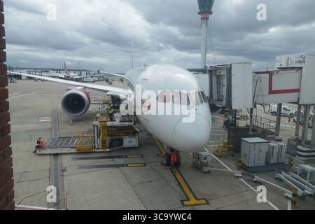 London, England, Vereinigtes Königreich 4. Juni 2025 Heathrow Airport Virgin Atlantic Plane am 4. Juni 2025 in London, England, Vereinigtes Königreich. Foto: Barry King/Alamy Stock Photo Stockfoto