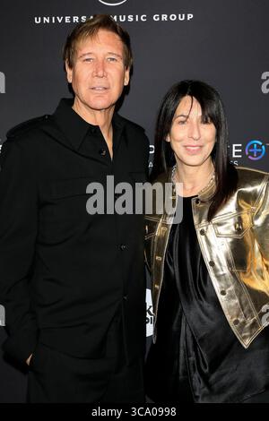 5. Februar 2023, Los Angeles, CA, USA: LOS ANGELES - 5. Dezember: Dr. Lawrence Piro, Wendy Goldstein bei der 2023 Grammy After Party der Universal Music Group in den Milk Studios am 5. Februar 2023 in Los Angeles, CA (Credit Image: © Kathy Hutchins via ZUMA Press Wire) Stockfoto