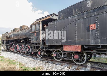 Der alte Dampflokomotivzug am Bahnhof Aziziye in der Türkei Stockfoto
