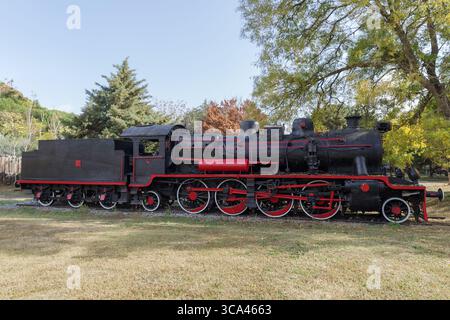 Der alte Dampflokomotivzug am Bahnhof Aziziye in der Türkei Stockfoto