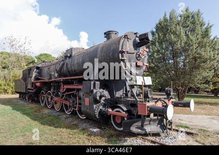 Der alte Dampflokomotivzug am Bahnhof Aziziye in der Türkei Stockfoto