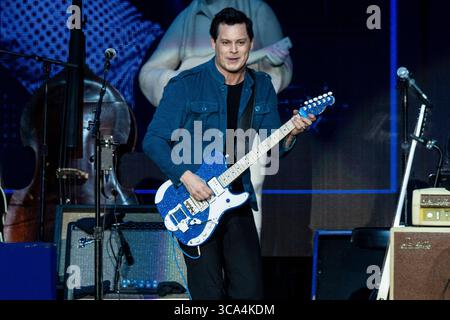 14. Januar 2023, Inglewood, Kalifornien, Vereinigte Staaten von Amerika: Jack White tritt während des iHeartRadio Alter EGO â€ 23 auf, das von Capital One am 14. Januar 2023 auf dem KIA Forum in Inglewood, Kalifornien präsentiert wurde. (Bild: © Chris Victorio/imageSPACE via ZUMA Press Wire) Stockfoto