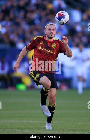 1. April 2023, Carson, Kalifornien, USA: Jordan Morris #13 der Seattle Sounders versucht, den Ball während ihres MLS-Spiels gegen die L.A. Galaxy am Samstag, 1. April 2023 im Dignity Health Sports Park Stadium in Carson, Kalifornien, zu kontrollieren. LA Galaxy verliert gegen Sounders, 1:2. JAVIER ROJAS/PI (Foto: © Prensa Internacional Via ZUMA Press Wire) Stockfoto
