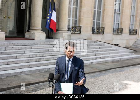 29. April 2021, Paris, Ile-de-France (Region, Frankreich: Herr Geoffroy ROUX DE BEZIEUX, Präsident des MEDEF. Die Gewerkschaften und Arbeitgeberorganisationen wurden vom Elysee zu einem Treffen mit dem Präsidenten der Französischen Republik, Emmanuel Macron, eingeladen, um Lösungen für die wirtschaftliche und soziale Krise im Zusammenhang mit der Epidemie zu erarbeiten. (Bild: © Sadak Souici/ZUMA Press Wire) Stockfoto