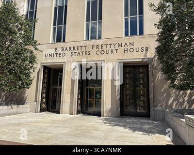E. Barrett Prettyman Courthouse. Hier befinden sich das U.S. District Court for the District of Columbia und das U.S. Court of Appeals for the District of Columbia Circuit. Und Heimat vieler hochkarätiger Fälle im Laufe der Jahre, Washington, DC, 10. April 2025 Stockfoto