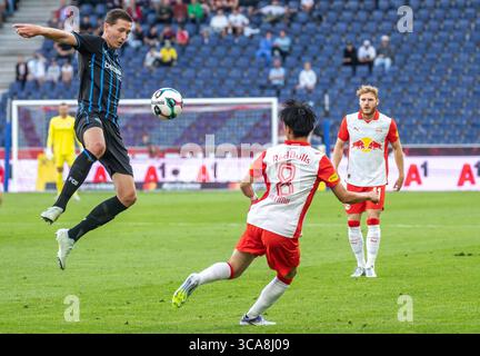 06.08.2025, Stadion Salzburg, Wals Siezenheim, AUT, UEFA CL Qualifikation, FC Salzburg gegen Club Brügge, 3. Runde, Hinspiel, im Bild Trainer Nicky Hayen (Brügge) // Trainer Nicky Hayen (Brügge) während der Qualifikation zur UEFA Champions League 3. Runde, 1. Legspiel zwischen dem FC Red Bull Salzburg und dem Club Brügge im Stadion Salzburg. Quelle: Belga News Agency/Alamy Live News Stockfoto