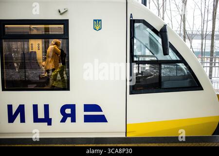 26. Februar 2019 - Kiew, Kiew, Ukraine - neuer Hochgeschwindigkeitszug zwischen Kiew Boryspil Flughafen und Kiew Stadt in der Ukraine. (Bild: © Sadak Souici/ZUMA Press Wire) Stockfoto